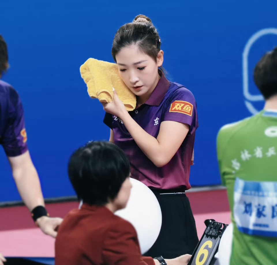 选手展现绝技，灵活运用战术获得成功