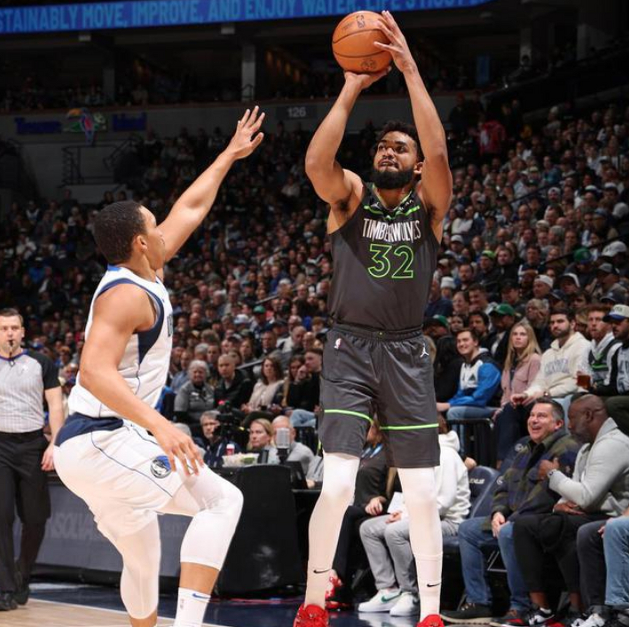 法国男篮翻盘独行侠，戈贝尔高光表现