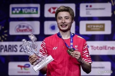 雷速足球直播-中国队鏖战日本队，石宇奇关键制胜