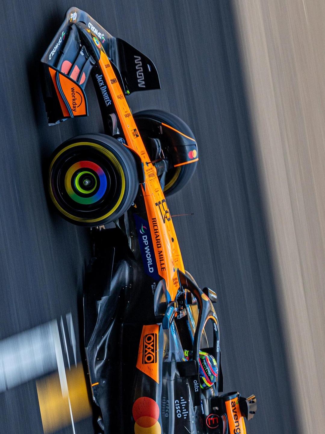 雷速体育直播-索伯车队鏖战梅赛德斯，皮亚斯特里高光表现