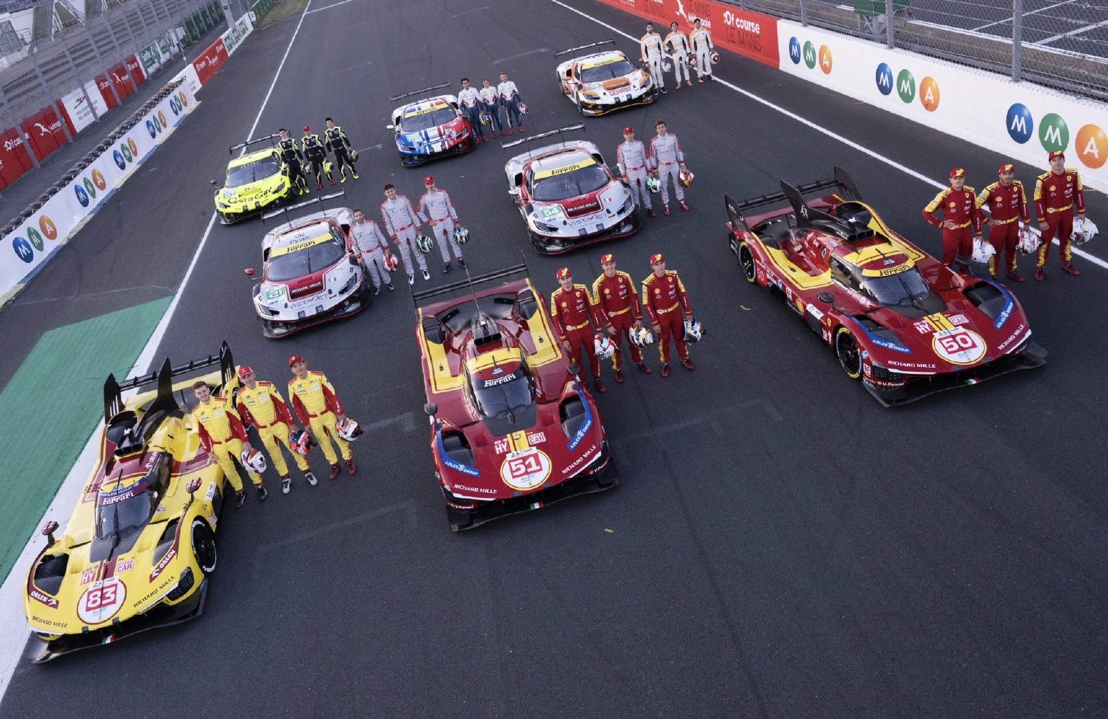 法拉利碾压红牛车队，皮亚斯特里带队取胜