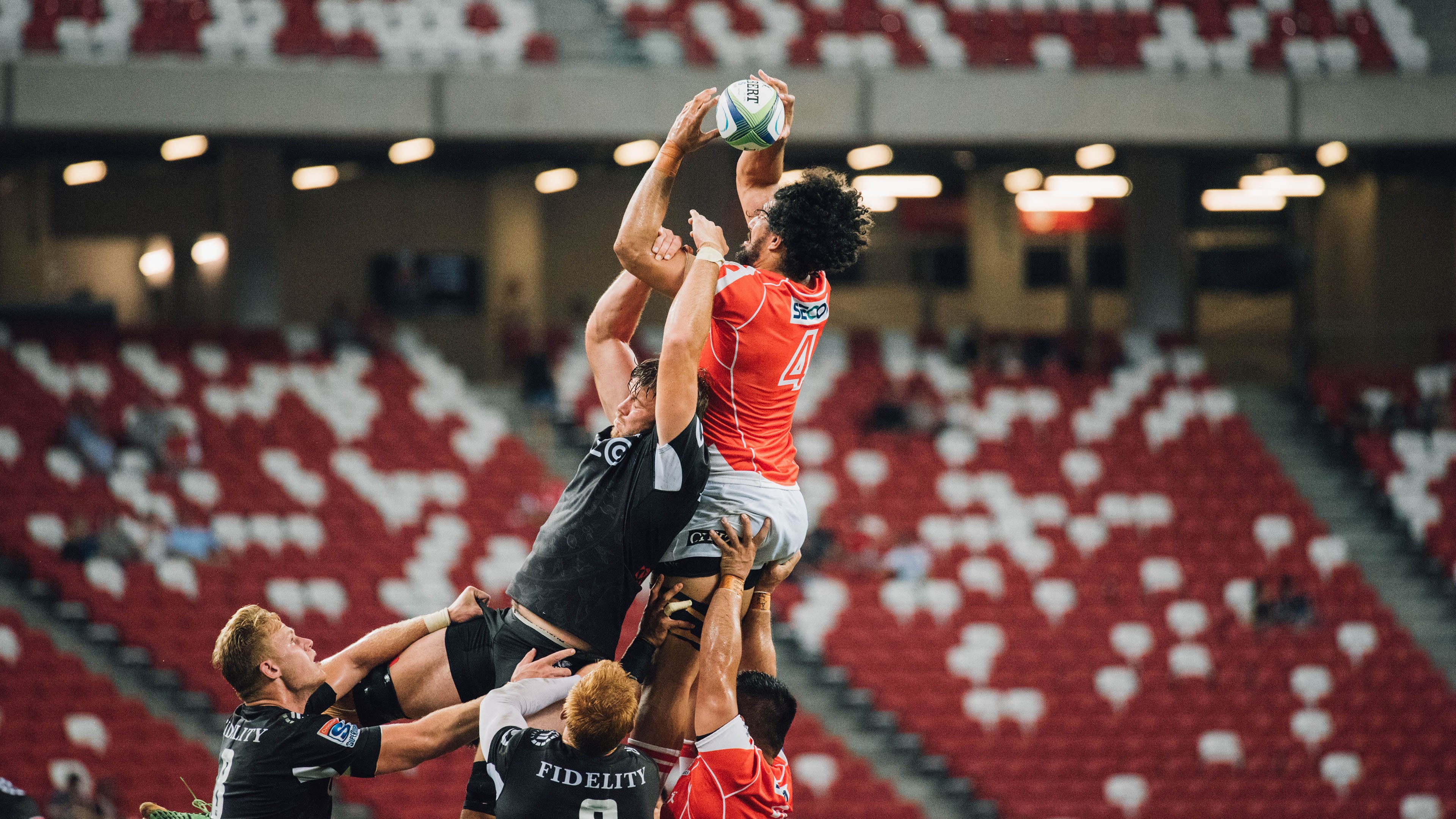 活塞争冠战惊险战胜湖人，乔治末节爆发成关键先生