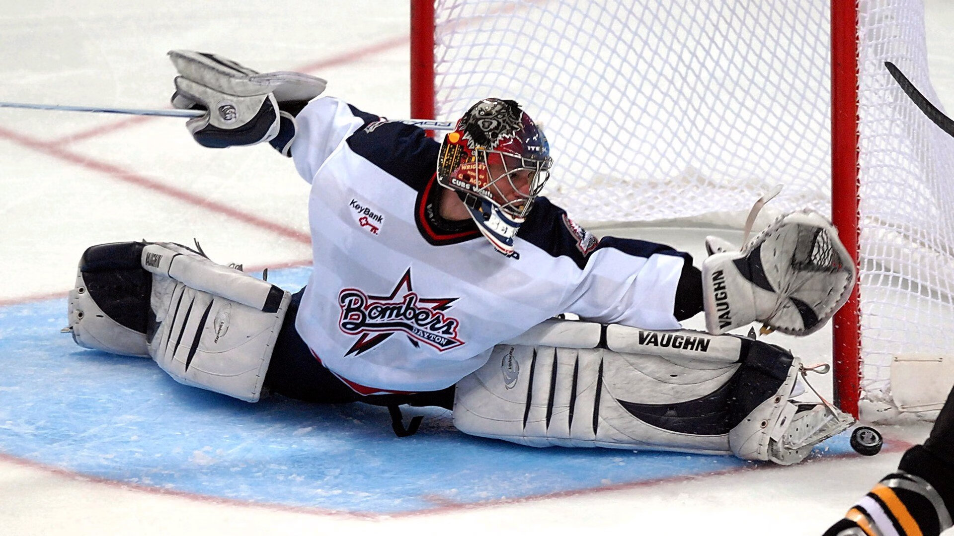 赛道上的王者对决，汉密尔顿领衔梅赛德斯鏖战力克迈凯伦